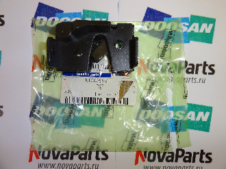 fiksator-ruchki-blokirovki-gidravliki-doosan-k1003998