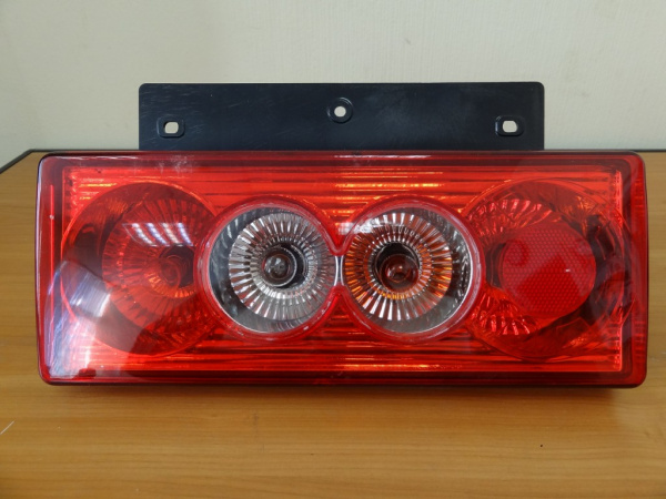 fonar-zadnij-levyj-38340-00760-38340-00800