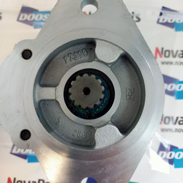 K1022801  D517119 Насос гидравлический(2)