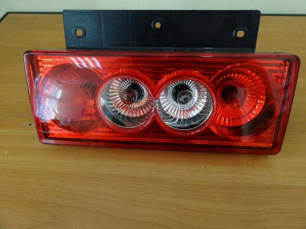 fonar-zadnij-levyj-38340-00760-38340-00800 (5)