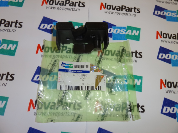 fiksator-ruchki-vklyucheniya-gidravliki-doosan-k1003998