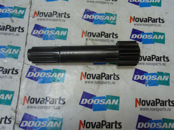 K9007390 Вал редуктора хода